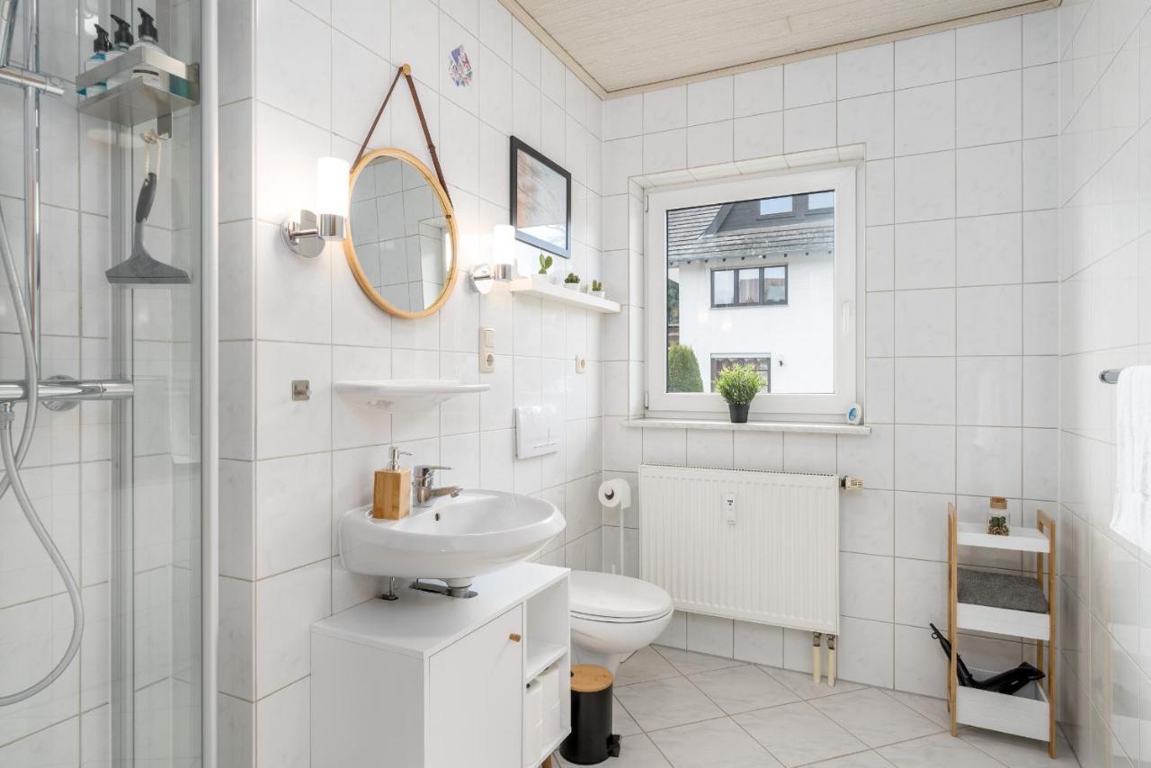 Harmony: Edersee Apartment - Sperrmauer - Lounge Eksteriør billede